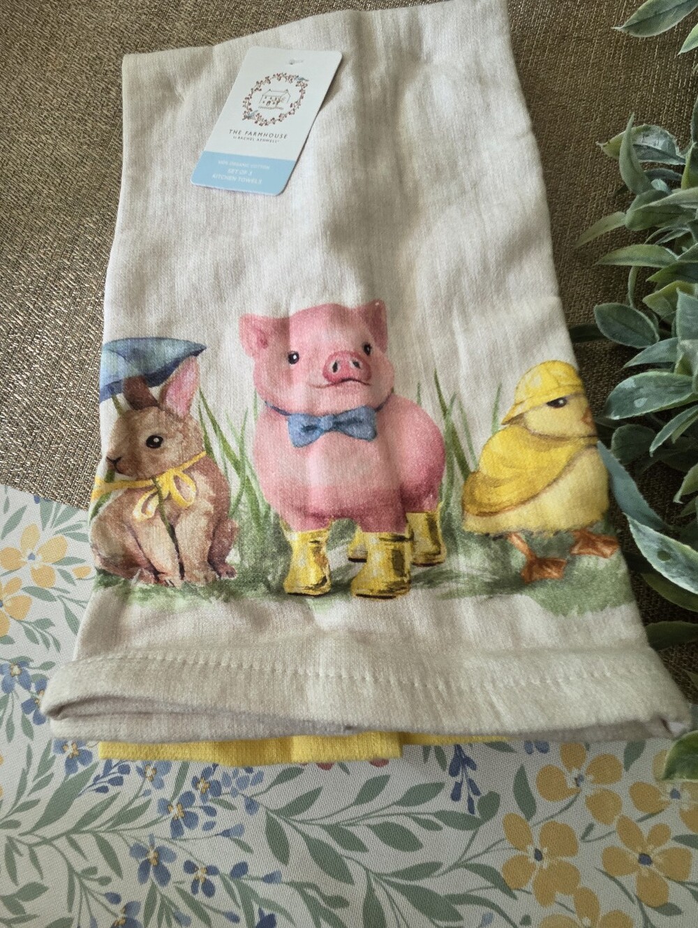 Farmhouse Animal Tea Towels with Pink Pig, Bunny & Yellow Chick